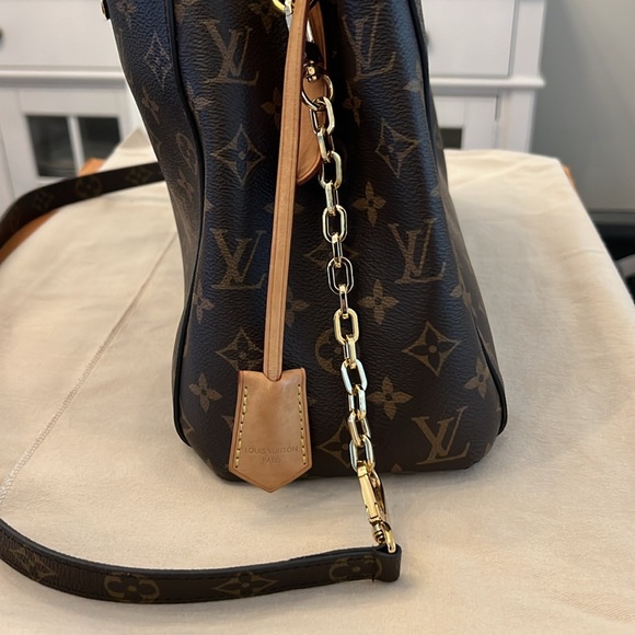 LOUIS VUITTON Monogram Montaigne BB - Picture 12 of 15